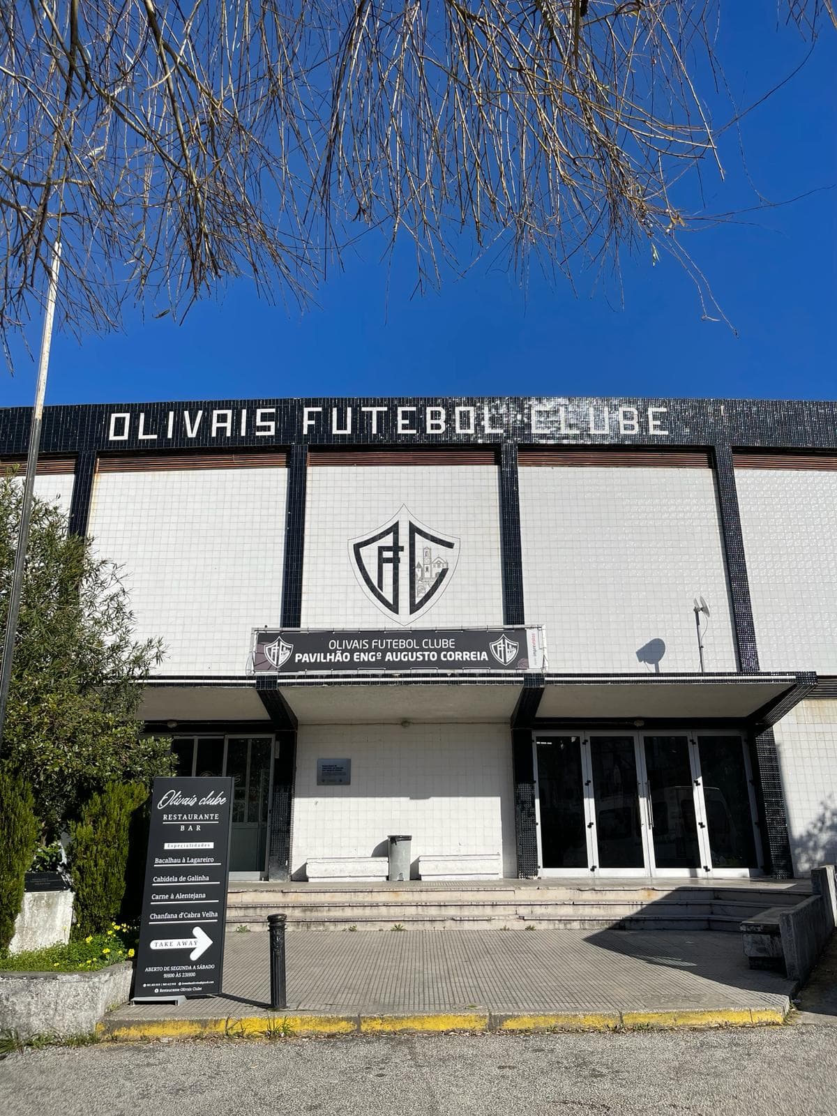 Pavilhão Eng.º Augusto Correia, casa do Olivais Futebol Clube